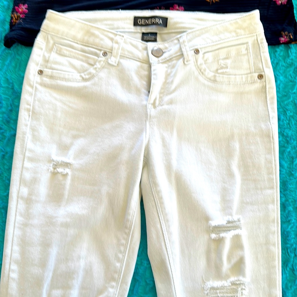White skinny jeans
